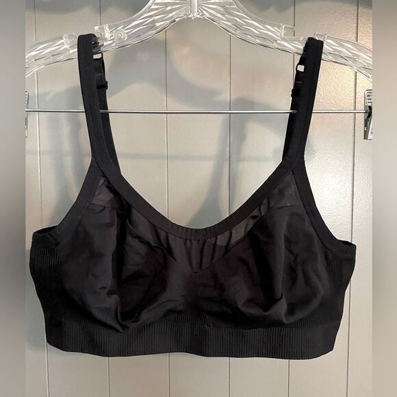 Bravado black bra with sheer peekabo design - Picture 1 of 4